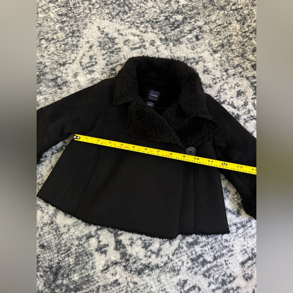 GAP Baby‎ faux sheepskin coat - Picture 3 of 14